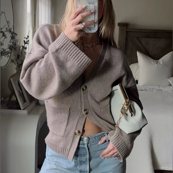 Helsa Sanna Cardigan - Picture 1 of 9